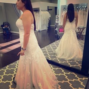 Vesta Martin Thornburg Wedding dress